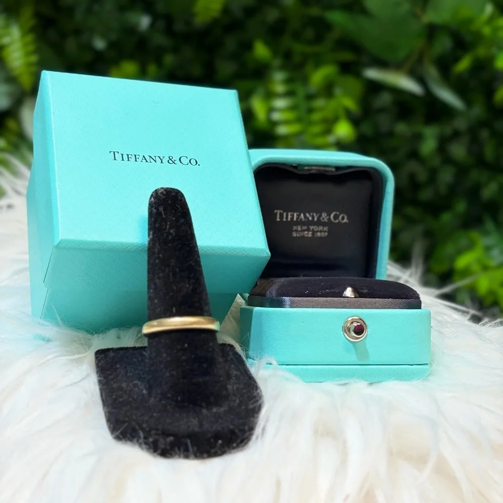 Tiffanys & Co Gold Forever Band - Size 6 - Picture 1 of 4